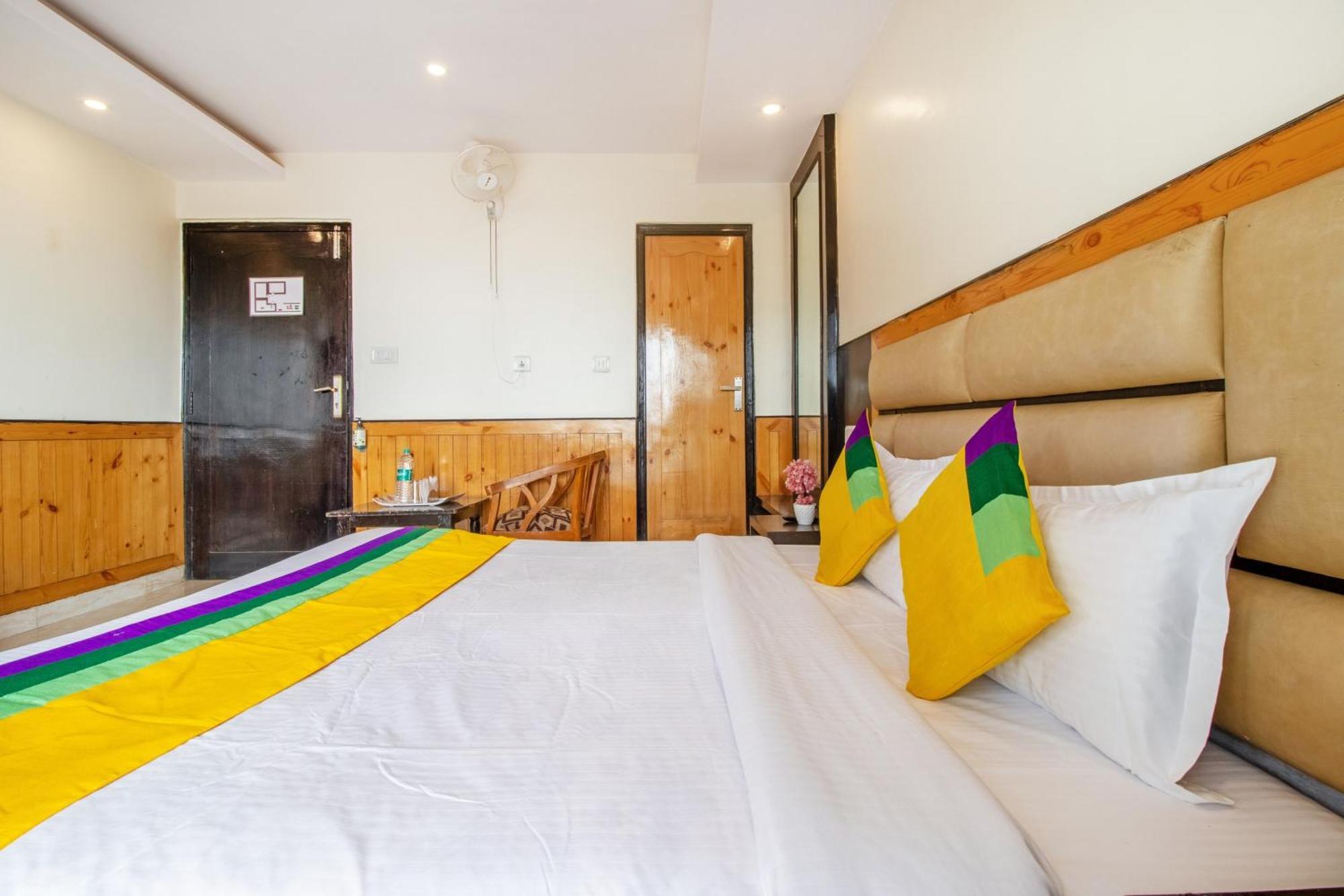 Itsy Hotels Avantika With Forest View Shimla Buitenkant foto